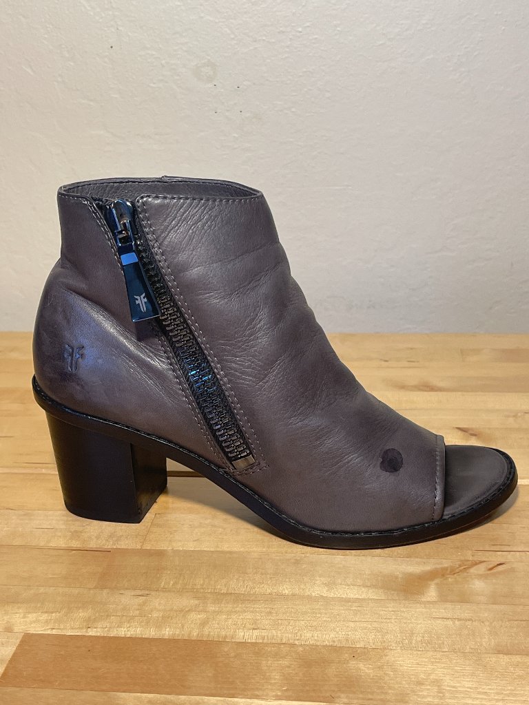 Frye Brielle Peep Toe Ankle Booties Grey Leather Zipper Stacked Heel Size 7
